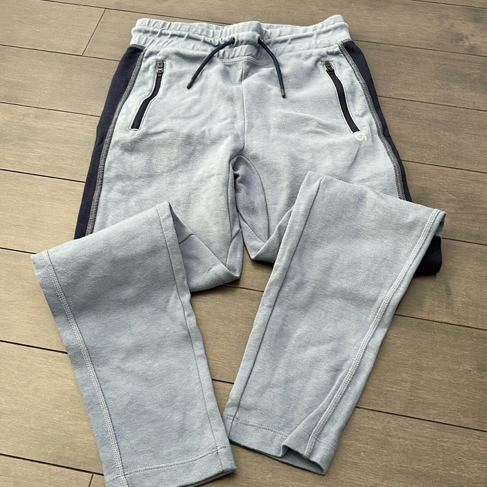 5/$10 Gap tech joggers. Size L